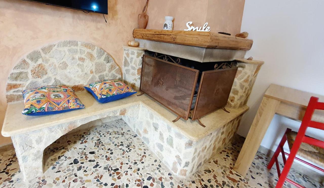Casetta Nonna Giacomina 1Camera Da Letto E Soggiorno Con Angolo Cottura Valderice Luaran gambar